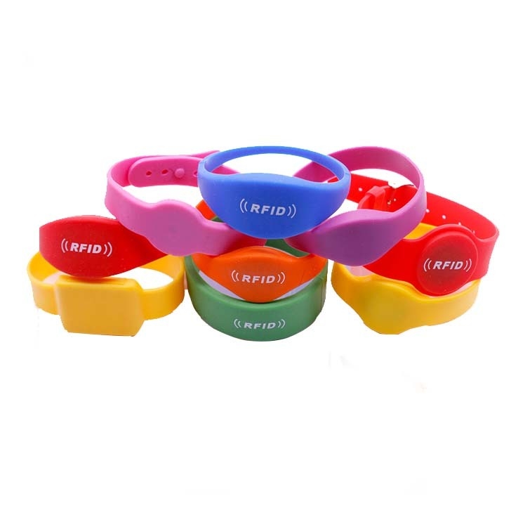 China OEM Colorful Passive Rfid Nfc Wrist band Waterproof 13.56mhz Silicone Rubber Wristband for Access Control
